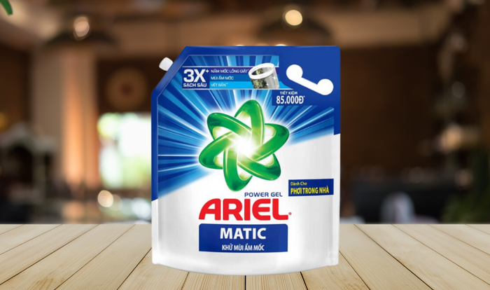 Nước giặt Ariel Matic Khử Mùi Ẩm Mốc với hương thơm mát từ túi dung tích 3.1 lít