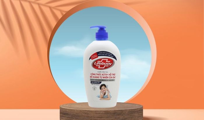 Sử dụng nước rửa tay Lifebuoy sữa dưỡng ẩm hương dịu nhẹ 444 ml sau khi dọn dẹp nhiệt kế vỡ