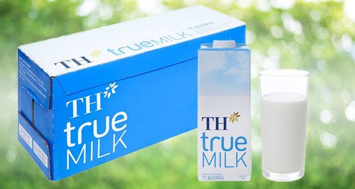 Hộp sữa tươi TH true MILK ít đường 1 lít