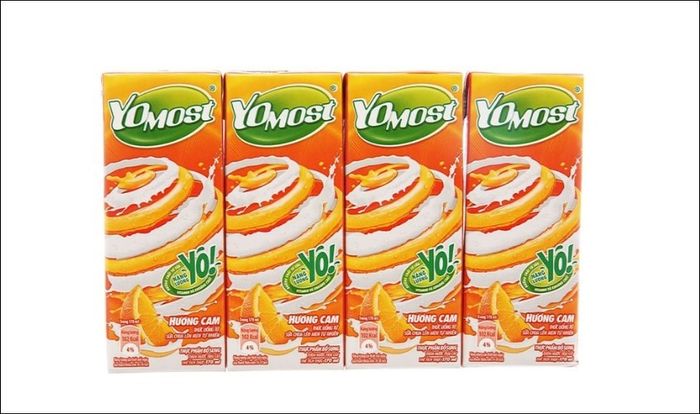 Bộ 4 hộp sữa chua uống tiệt trùng Yomost vị cam 170 ml