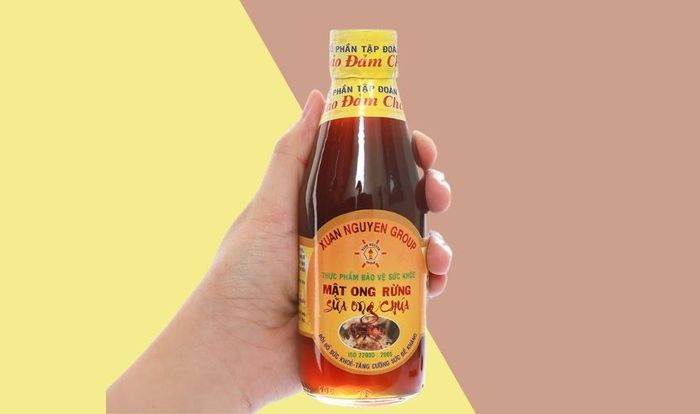 Mật ong rừng tự nhiên pha với sữa ong chúa Xuân Nguyên 200 ml