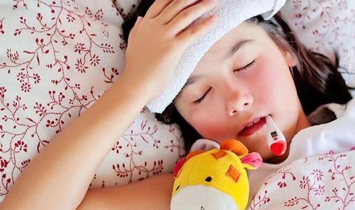 Bố mẹ nên tự ý đưa trẻ đến bệnh viện để được thăm khám kịp thời