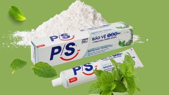 Bộ sản phẩm kem đánh răng và bàn chải P/S bảo vệ 123 với tinh hoa thiên nhiên baking soda & hương thảo 230g