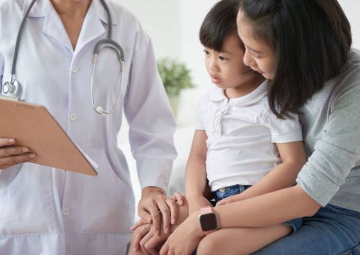 Parents should take children to see a doctor if they notice abnormal emotions in children