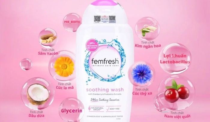 Dung dịch vệ sinh phụ nữ Femfresh Ultimate Care Soothing Wash hương hoa cúc 250 ml