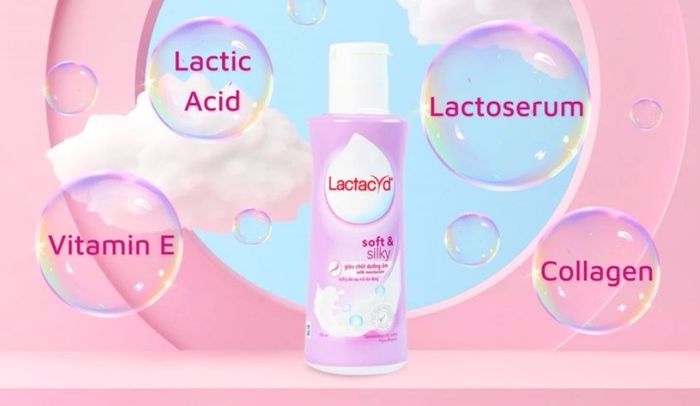 Dung dịch vệ sinh phụ nữ Lactacyd Soft & Silky hương dịu nhẹ 150 ml