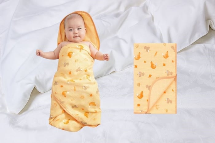 Khăn xô cotton Lullaby NH638P 95x75 cm màu cam in cáo có chất liệu mềm mại, an toàn, thoáng khí