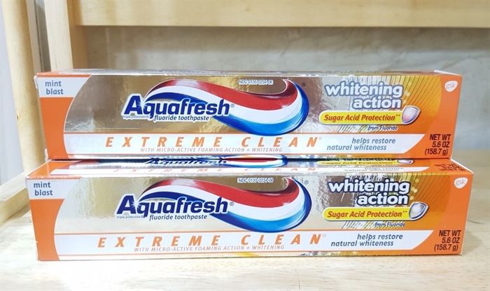 Kem đánh răng Aquafresh Extreme Clean