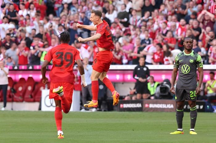 Bayern Munich dễ dàng đánh bại Wolfsburg với tỷ số 2-0.