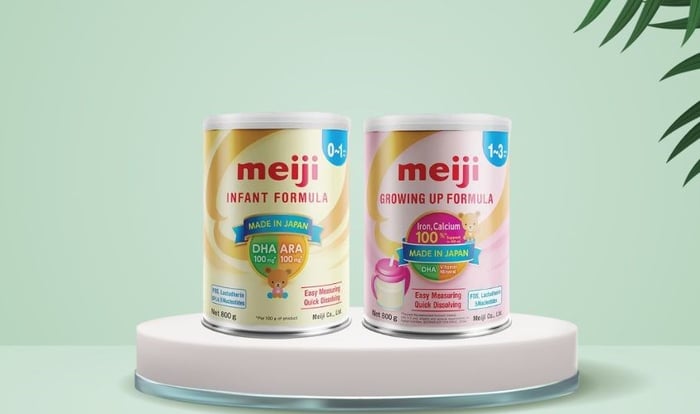 Dòng sản phẩm gồm <span>Sữa bột Meiji Infant Formula 800g</span> và <span>Sữa Meiji Growing Up Formula 800g</span>