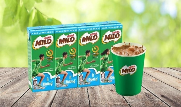 Bộ 4 hộp thức uống lúa mạch Nestlé Milo ít đường 180ml