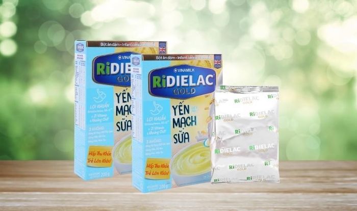 Vinamilk RiDielac Gold yến mạch, sữa hộp 200g là lựa chọn tốt cho bữa ăn dặm của bé