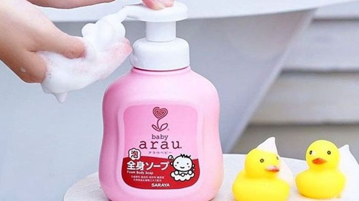 Bọt tắm gội cho bé Arau Baby chiết xuất thảo dược 450 ml