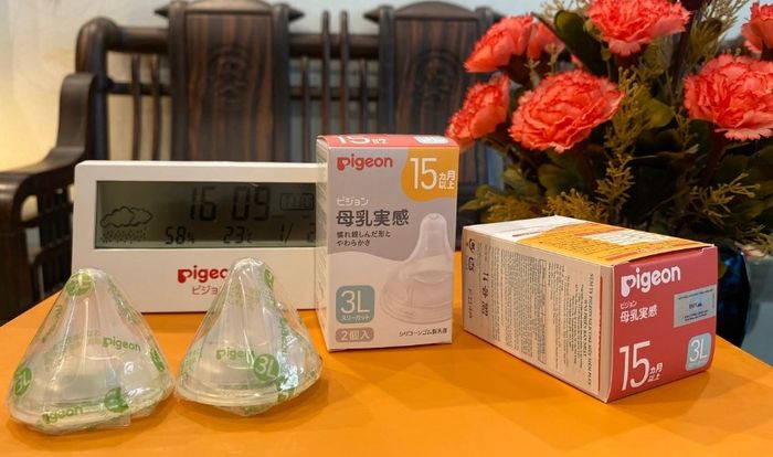 Bộ 2 núm ti Pigeon siêu mềm Plus WN3 Nhật Bản cổ rộng size LLL (từ 15 tháng)