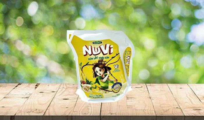 Hộp 24 túi sữa trái cây Nutifood NuVi Power hương trái cây nhiệt đới 110 ml