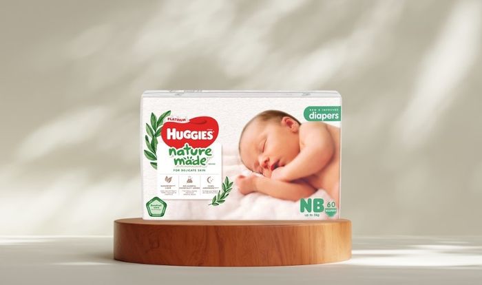 Tã dán Huggies Platinum nature made siêu cao cấp size NB 60 miếng (Dưới 5 kg)