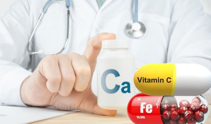 Bổ sung canxi, vitamin C và sắt cần được tư vấn bởi bác sĩ