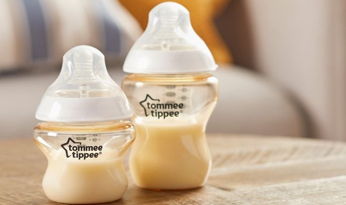 Bình sữa nhựa PPSU Tommee Tippee Closer to Nature 422750 cổ rộng 150 ml (0 - 3 tháng)