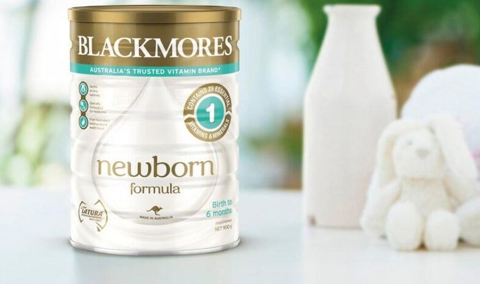 Sữa bột Blackmores NewBorn Formula loại 1 vị vani 900g (0 - 6 tháng tuổi)