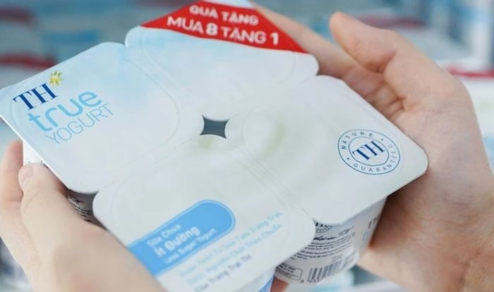 Lốc 4 hộp sữa chua ít đường TH true YOGURT 100g