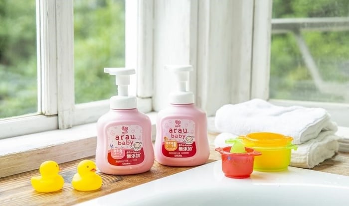 Bọt tắm gội cho bé Arau Baby chiết xuất thảo dược 450 ml