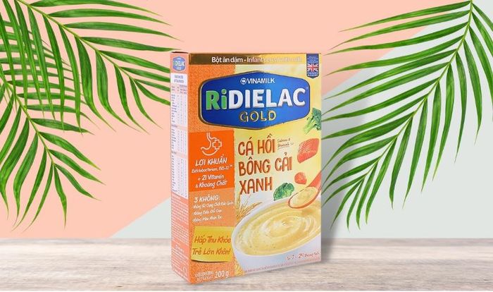 Bột ăn dặm Vinamilk RiDielac Gold cá hồi, bông cải xanh hộp 200g (7 - 24 tháng)