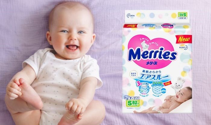 Bỉm dán Merries size S 82 miếng (4 - 8 kg)