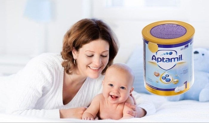 Sữa bột Aptamil Infant Formula vị nhạt số 1 dung tích 900g (0 - 12 tháng tuổi)