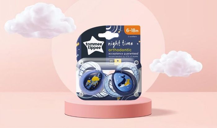 Bộ 2 ti ngậm Tommee Tippee Night Time dạ quang 433374 (6 - 18 tháng)