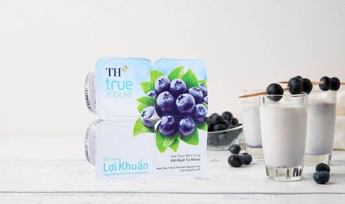 Gói 4 hộp sữa chua trái cây TH true YOGURT vị việt quất 100g