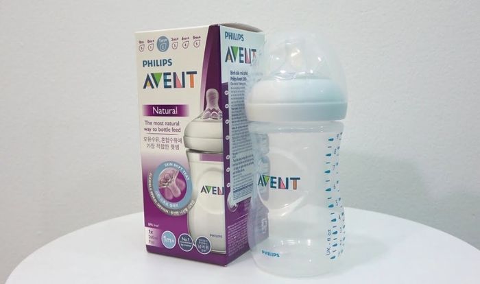 Bình sữa nhựa PP Philips Avent SCF693/13 cổ rộng 260 ml (1 - 6 tháng)