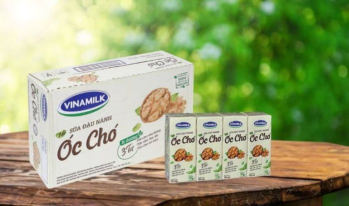 Sữa đậu nành hạt óc chó Vinamilk 180 ml giúp bé có đôi mắt sáng tinh anh