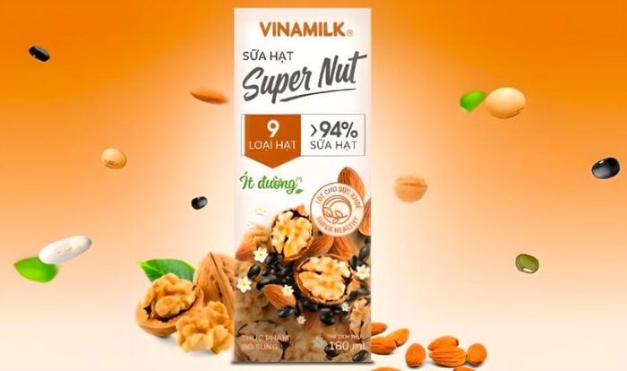 Hộp 4 lọ sữa hạt Vinamilk Super Nut 180 ml (từ 4 tuổi)