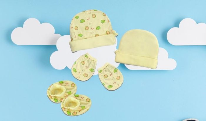 Bộ nón, bao tay, bao chân sơ sinh BabyMommy Bamboo - Màu ngẫu nhiên giúp giữ ấm cho bé