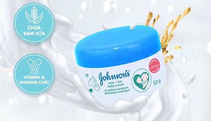 Sản phẩm kem dưỡng da Johnson's Baby chứa sữa và gạo