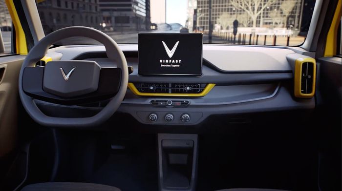VinFast VF 3 đi kèm với hệ thống phanh điện tử, 1 túi khí, màn hình 10 inch và có sẵn 9 lựa chọn màu sắc khác nhau.