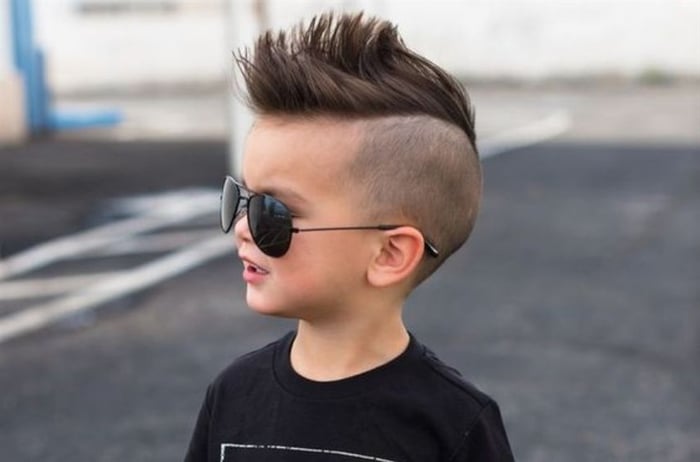 Tóc vuốt mái Faux Hawk bảnh bao và cực chất