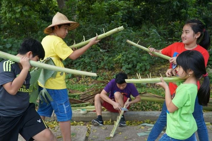 Tạo súng bắn từ lá chuối