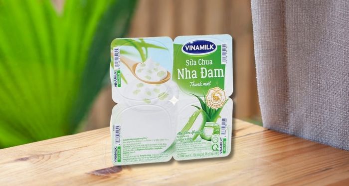 Hộp 4 hộp sữa chua trái cây Vinamilk vị nha đam 100g (từ 1 tuổi)