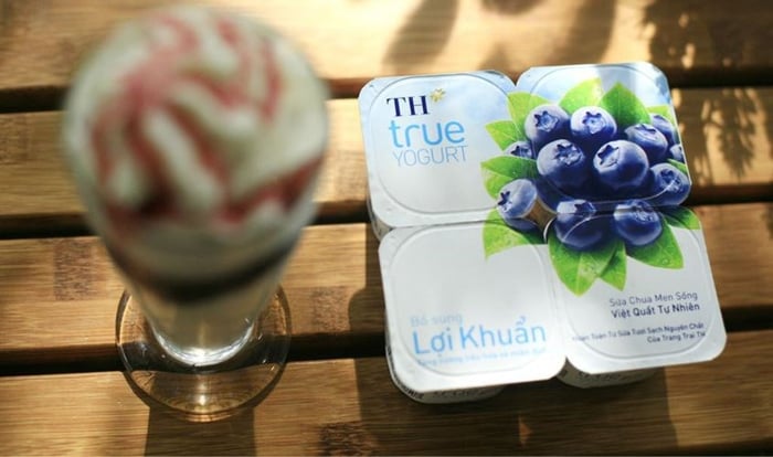 Lốc 4 hộp sữa chua trái cây TH true YOGURT vị việt quất 100 gram