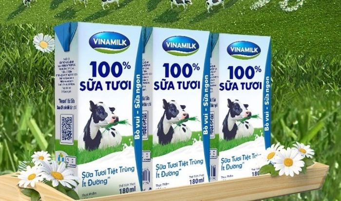 Lốc 4 hộp sữa tươi Vinamilk ít đường 180 ml (từ 1 tuổi)