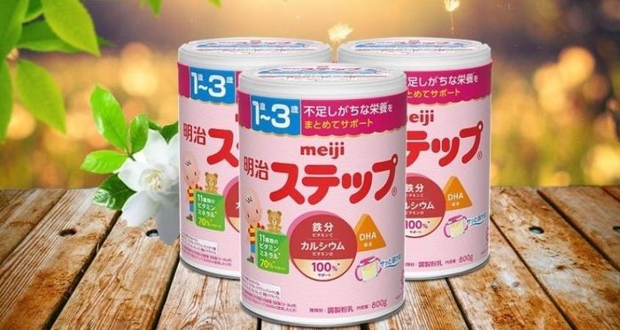 Sữa bột Meiji Step Milk 800g (1-3 tuổi) sản xuất tại Nhật Bản giúp trẻ phát triển toàn diện