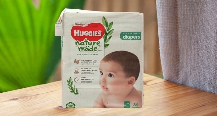 Tã dán Huggies Platinum nature made siêu cao cấp size S 82 miếng (4 - 8 kg)