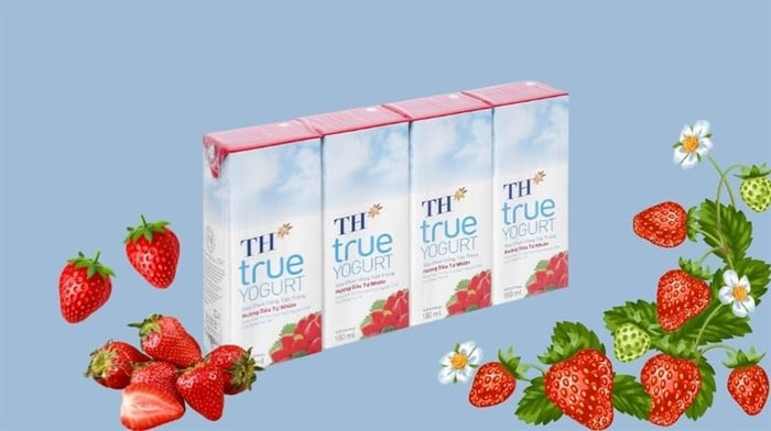 Bộ 4 hộp sữa chua uống liền TH True YOGURT vị dâu 180 ml