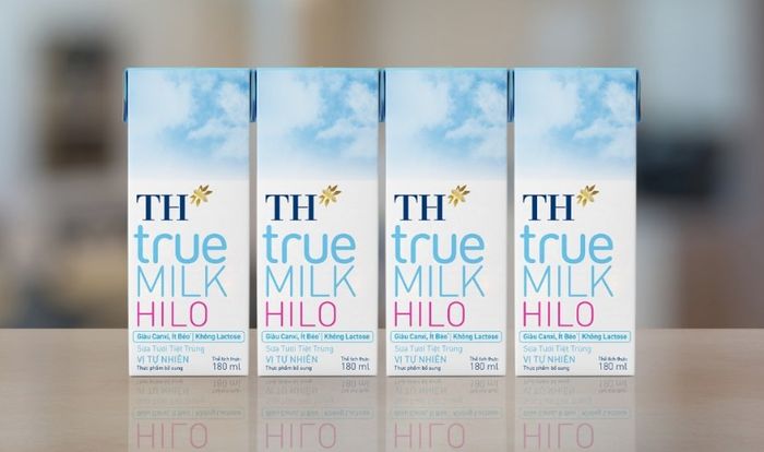 Lốc 4 hộp sữa tươi tiệt trùng TH true MILK Hilo không đường 180 ml (dành cho bé từ 1 tuổi)