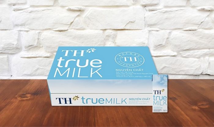 Thùng 48 hộp sữa tươi tiệt trùng TH true MILK không đường 180 ml (dành cho bé từ 1 tuổi)