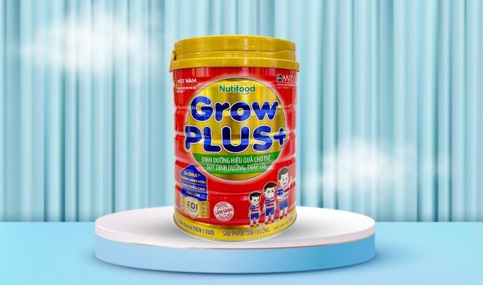 Sữa bột Nutifood GrowPLUS+ đỏ hương vani 900g (từ 1 tuổi) dành cho trẻ suy dinh dưỡng, thấp còi