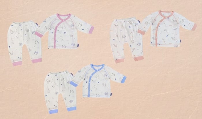 Bộ áo tay dài cài chéo màu trắng in họa tiết BabyMommy - Màu ngẫu nhiên