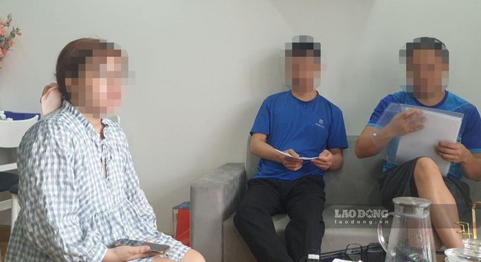 Một số cư dân đã báo cáo sự việc tới PV Báo Lao Động. Ảnh: Trần Tuấn