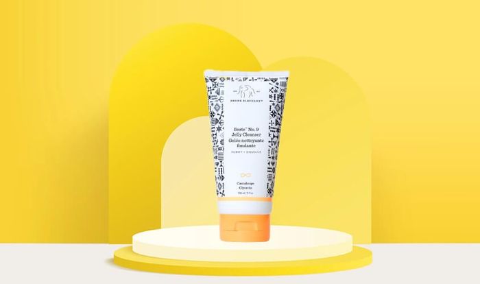 Sữa rửa mặt Drunk Elephant Beste No.9 Jelly Cleanser không chỉ là sản phẩm tẩy trang mà còn là sản phẩm làm sạch da mặt hiệu quả.